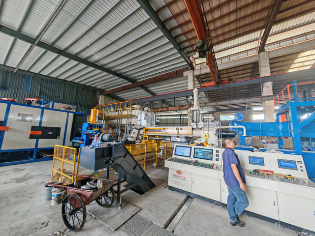 Chaomei Aluminum 2500T Model 9-inch extrusion press